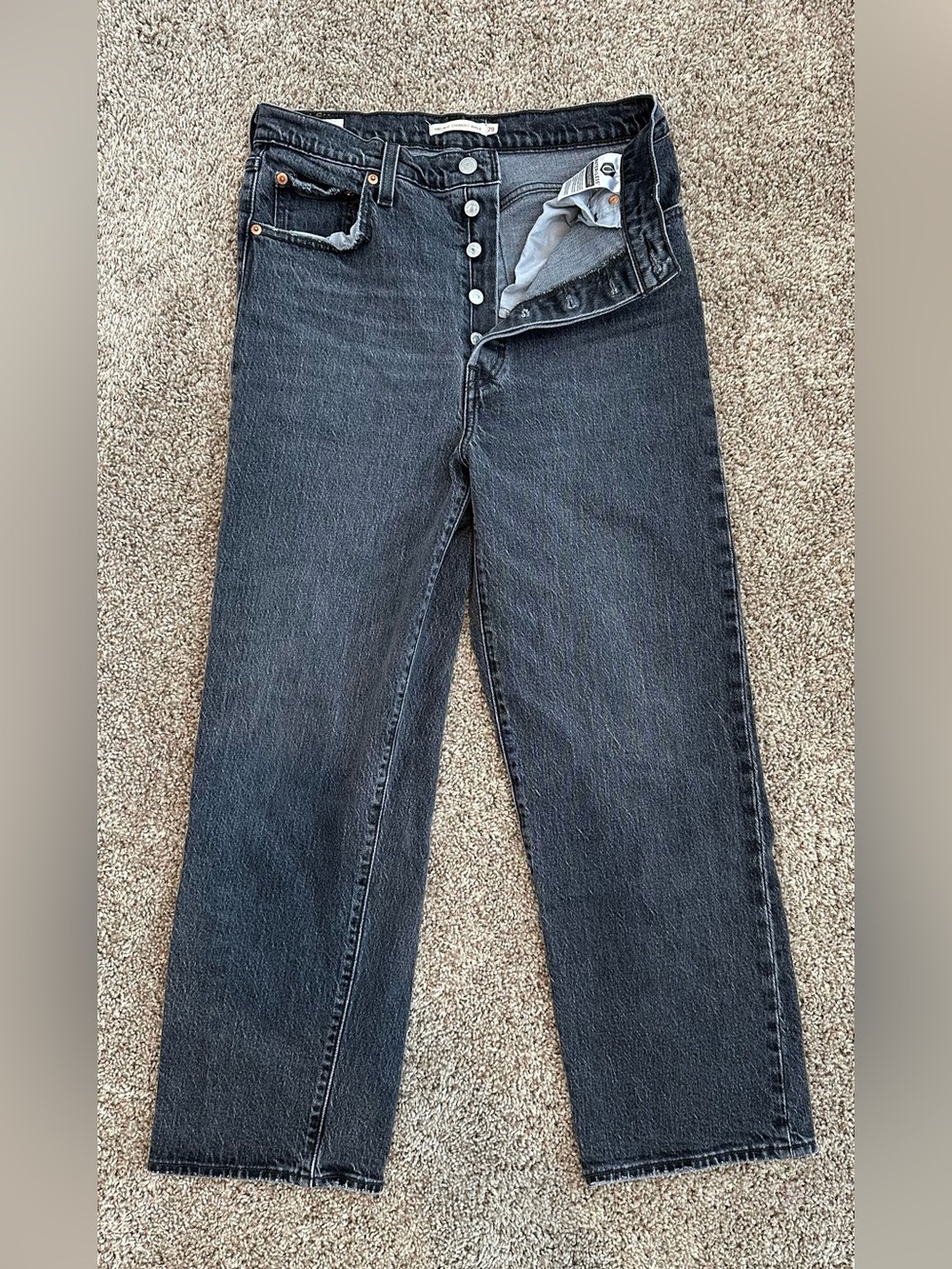 Levi's Women's Ribcage Straight Ankle Jeans in Washed Black